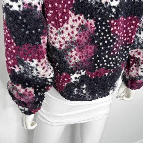 Peloton Caviar Camo Snap Sherpa Jacket in Spotted Purple Black Women’s Size S - Picture 16 of 17
